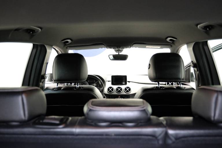 MERCEDES-BENZ B 200 67