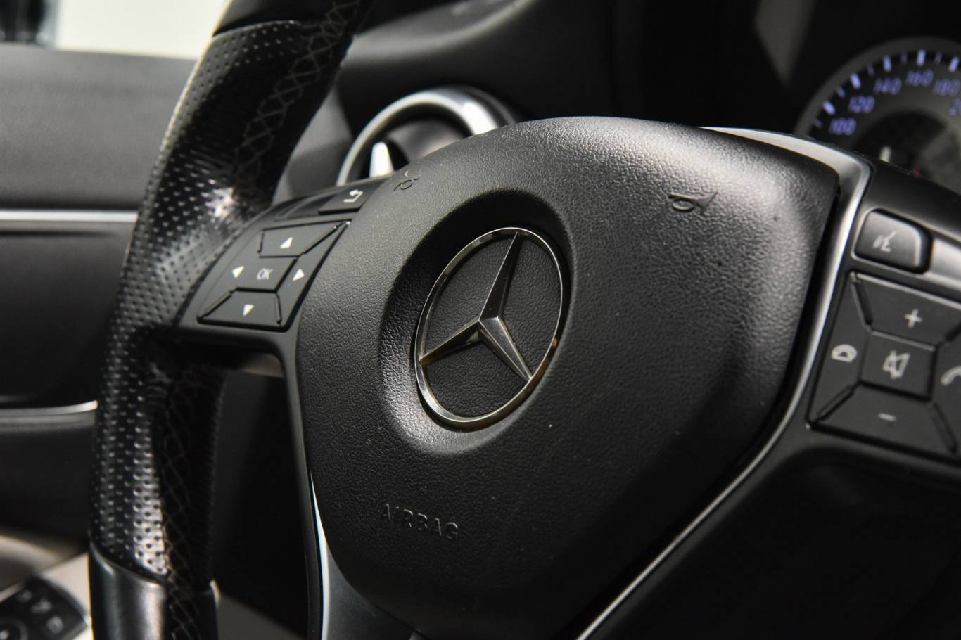 MERCEDES-BENZ A 180 23