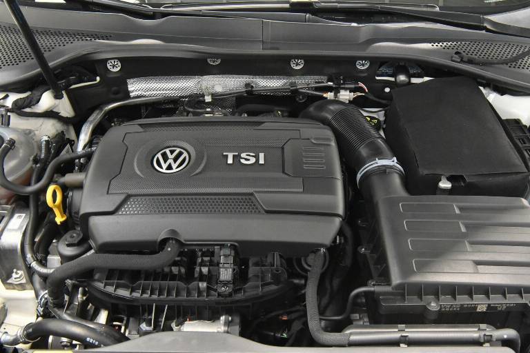 VOLKSWAGEN Golf GTI 47