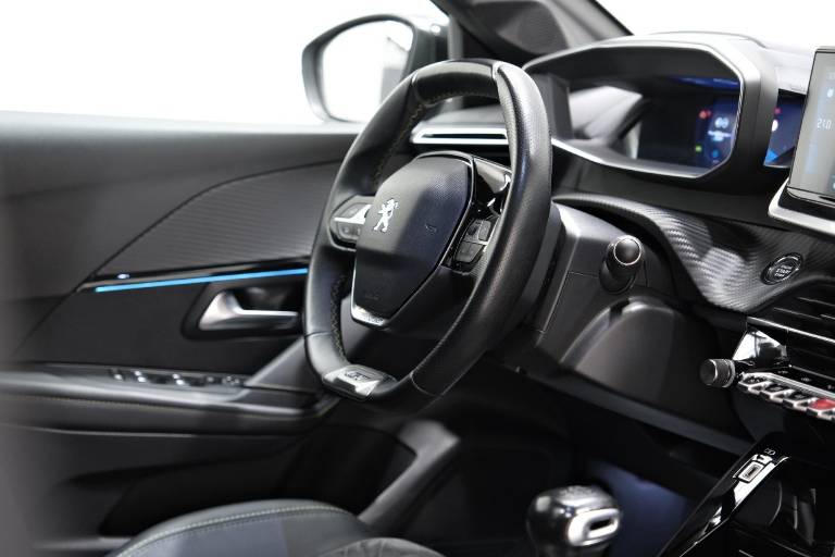 PEUGEOT 208 69