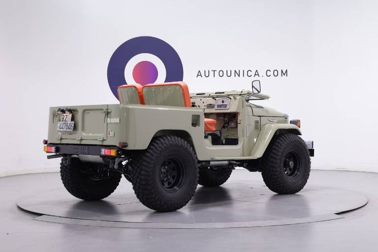 TOYOTA Land Cruiser 12