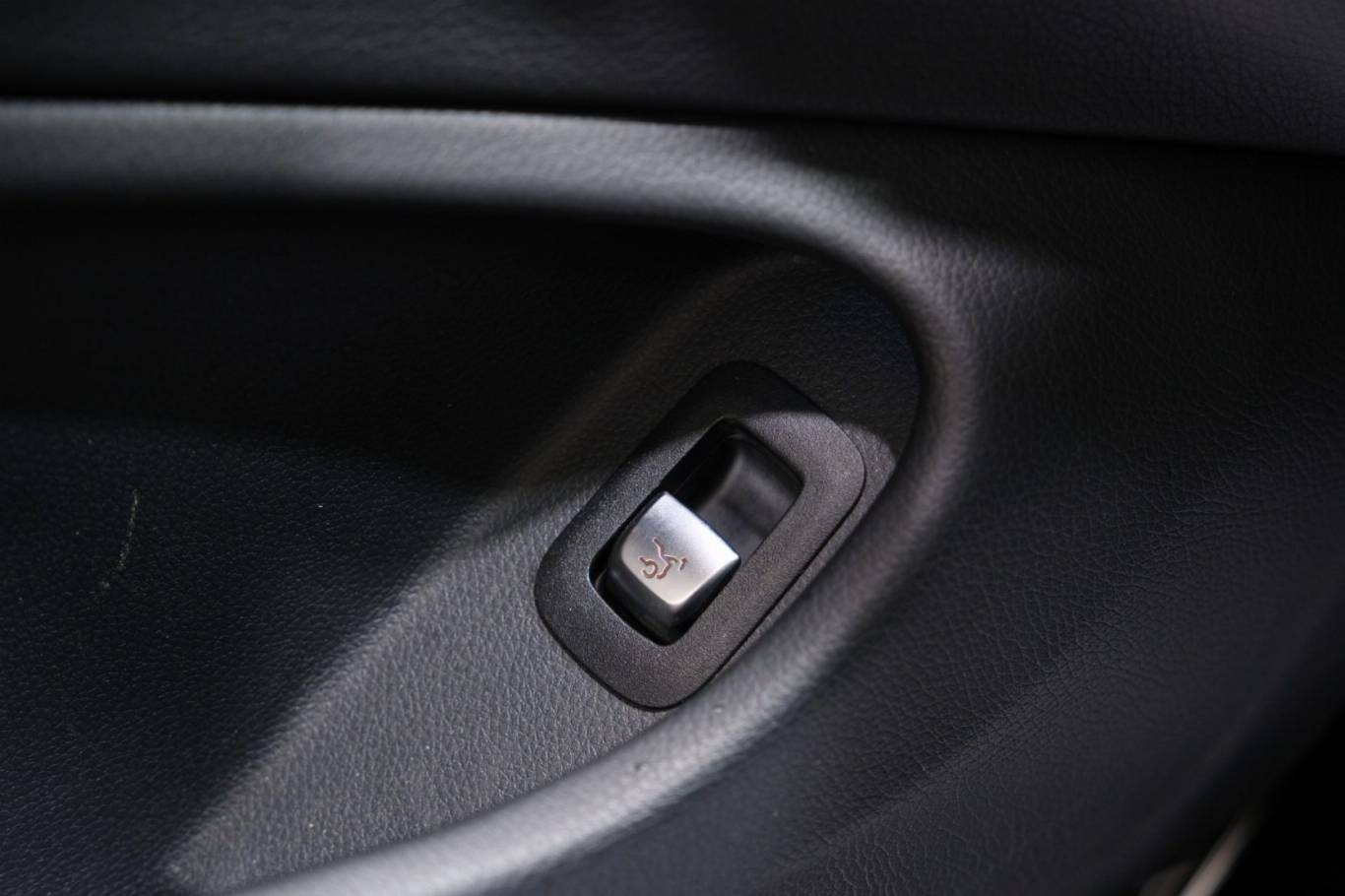 MERCEDES-BENZ C 220 41