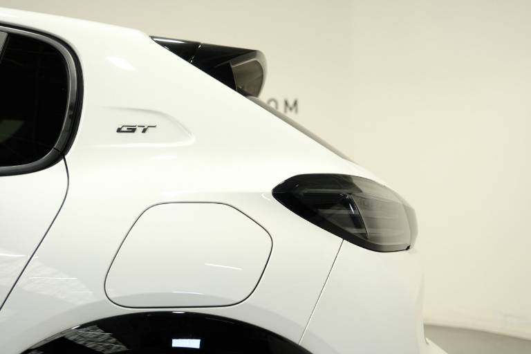 PEUGEOT 208 43