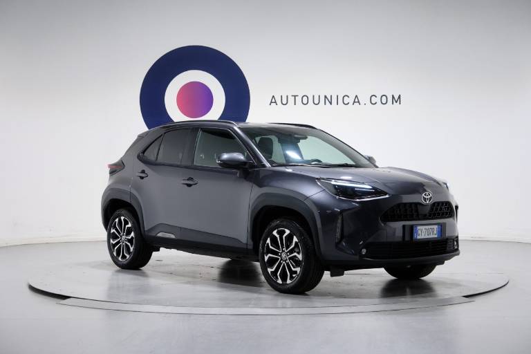 TOYOTA Yaris Cross 3