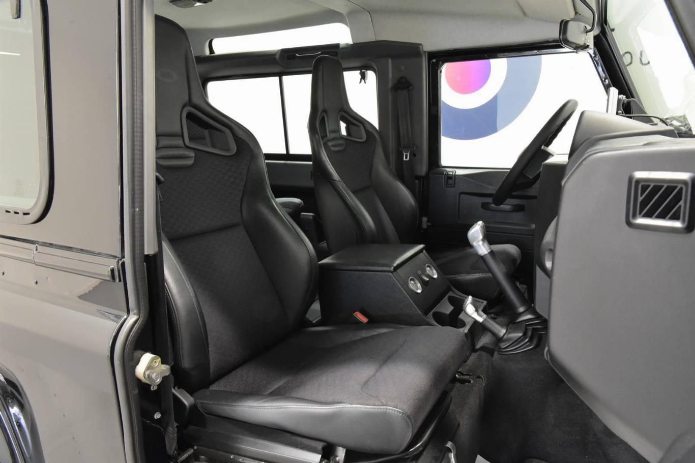 LAND ROVER Defender 19