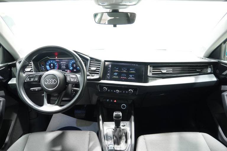 AUDI A1 10