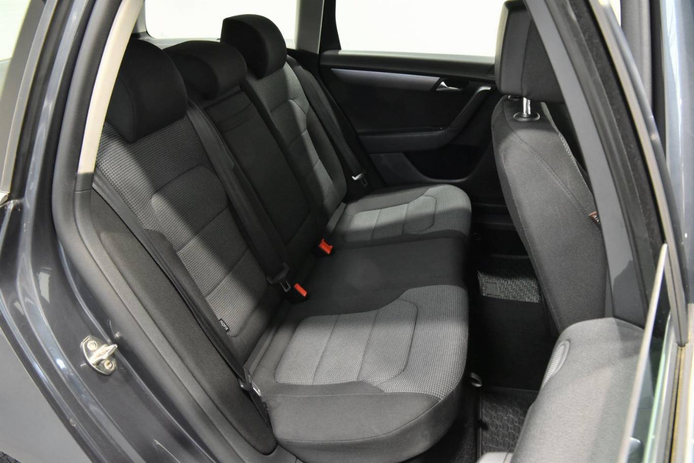 VOLKSWAGEN Passat 14