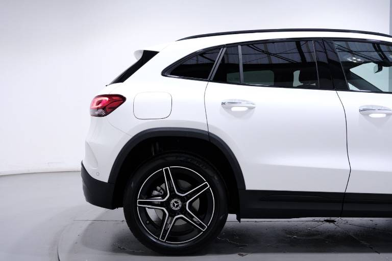 MERCEDES-BENZ GLA 59