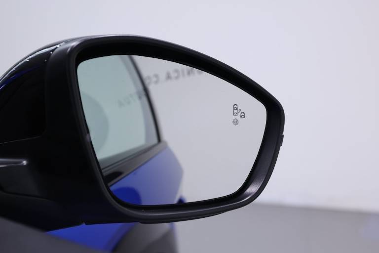 PEUGEOT 208 46
