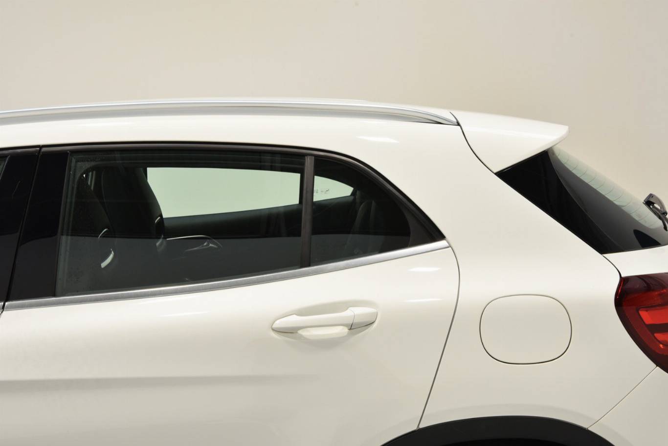 MERCEDES-BENZ GLA 200 56