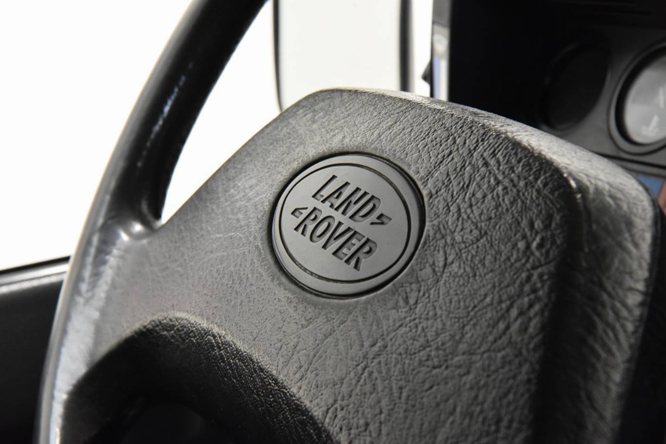 LAND ROVER Defender 7