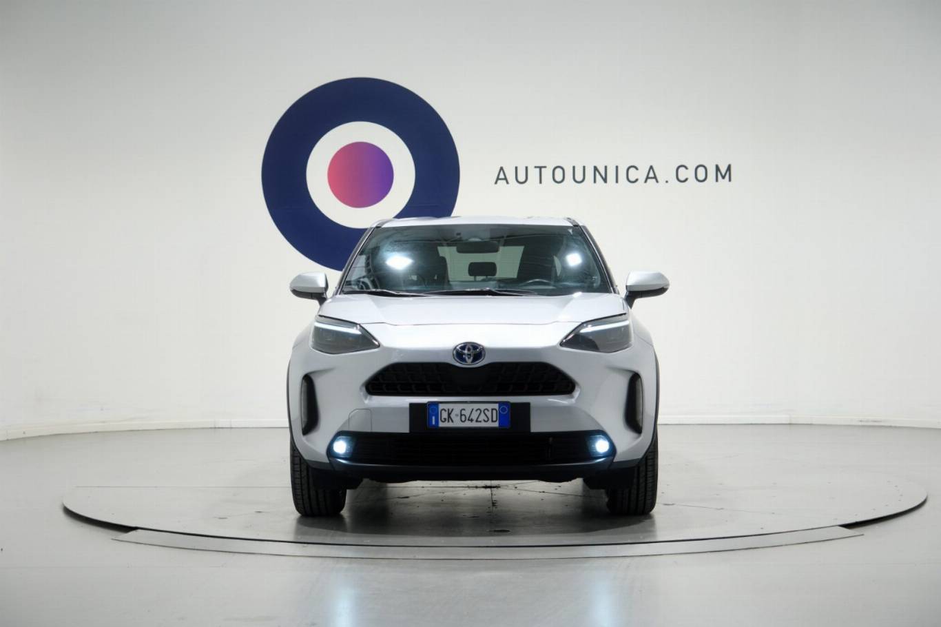 TOYOTA Yaris Cross 2