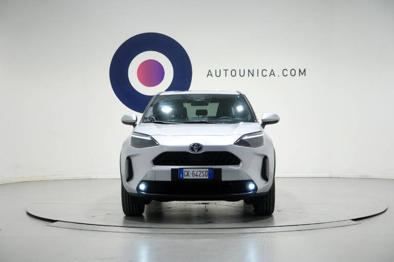 TOYOTA Yaris Cross 2