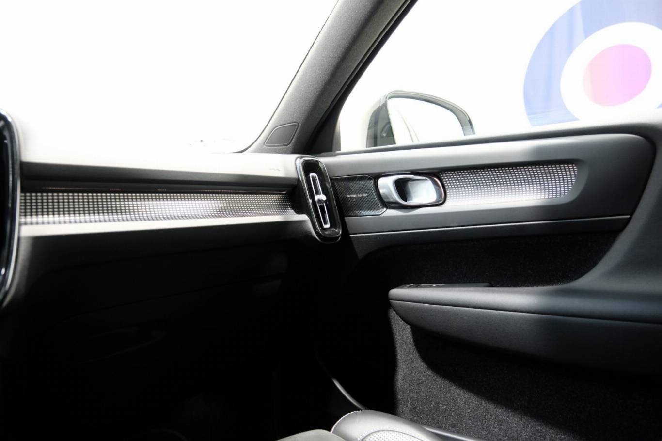 VOLVO XC40 34