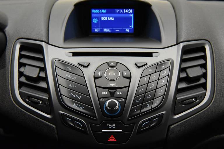 FORD Fiesta 12