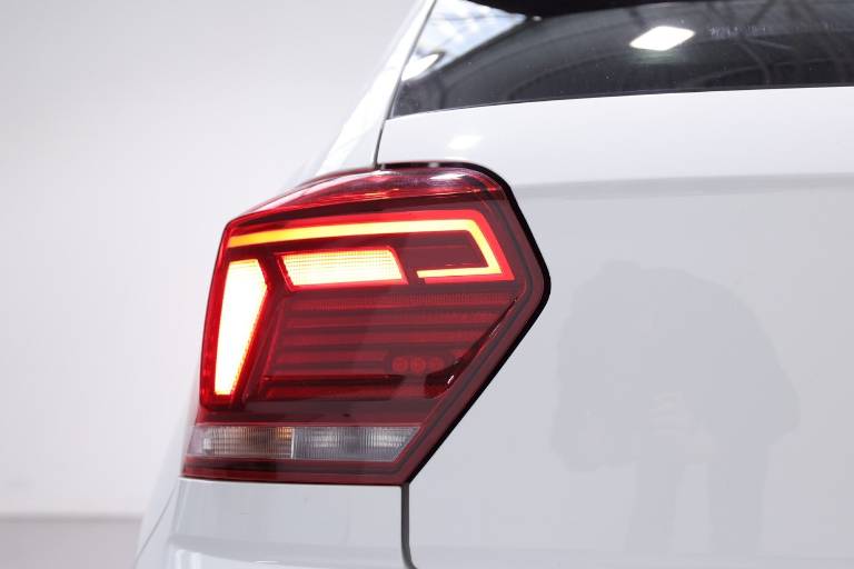 VOLKSWAGEN Polo GTI 40