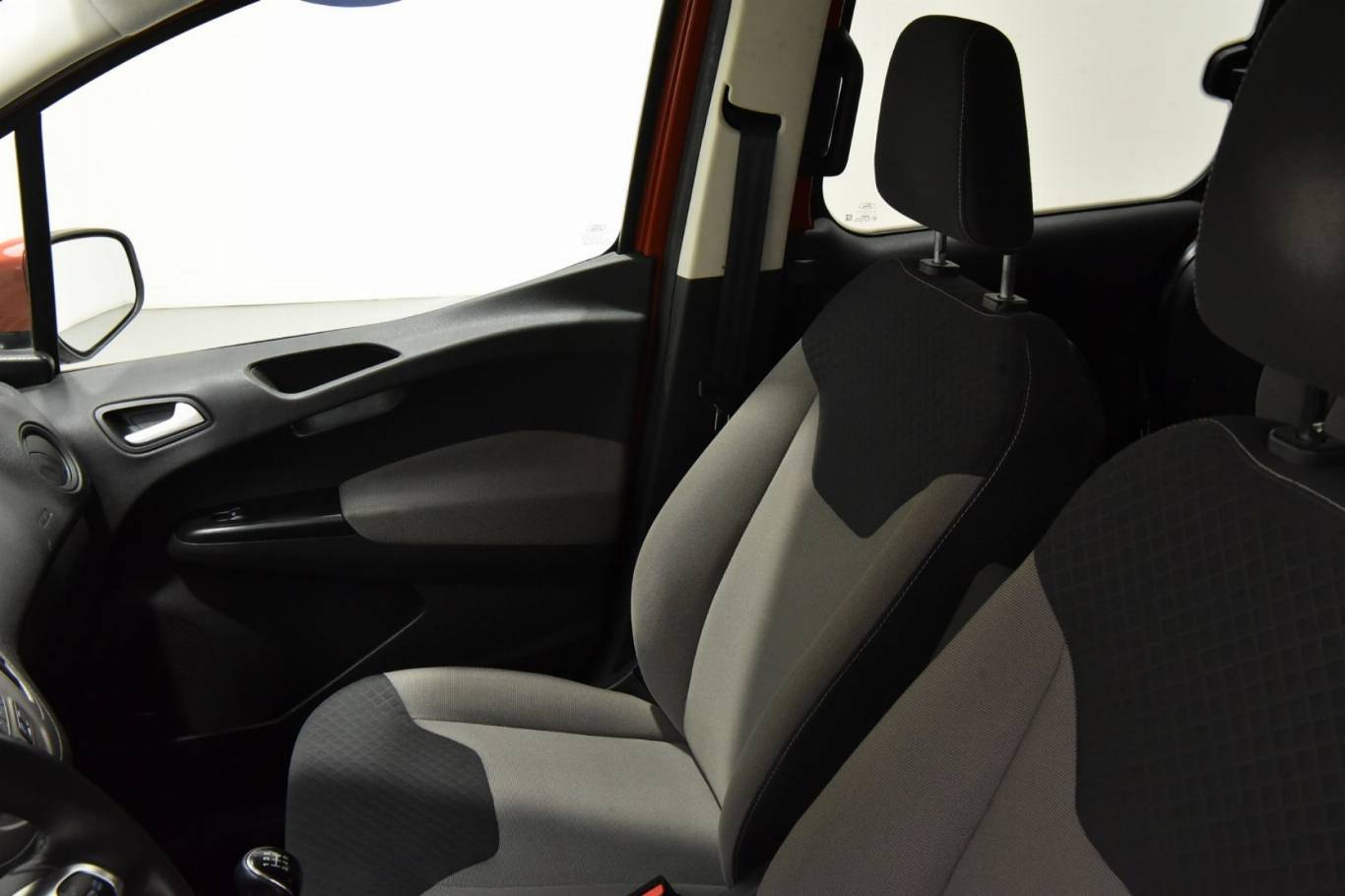 FORD Tourneo Courier 4