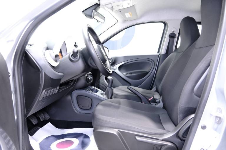 SMART ForFour 18
