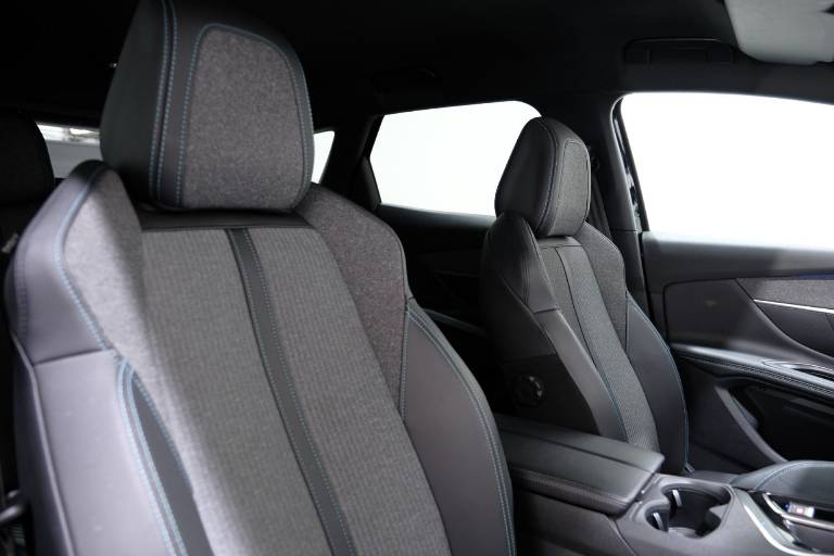 PEUGEOT 3008 60