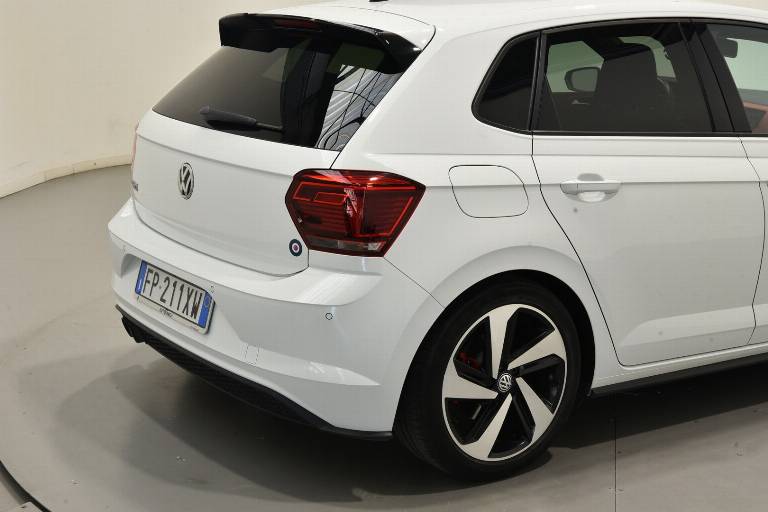 VOLKSWAGEN Polo GTI 18