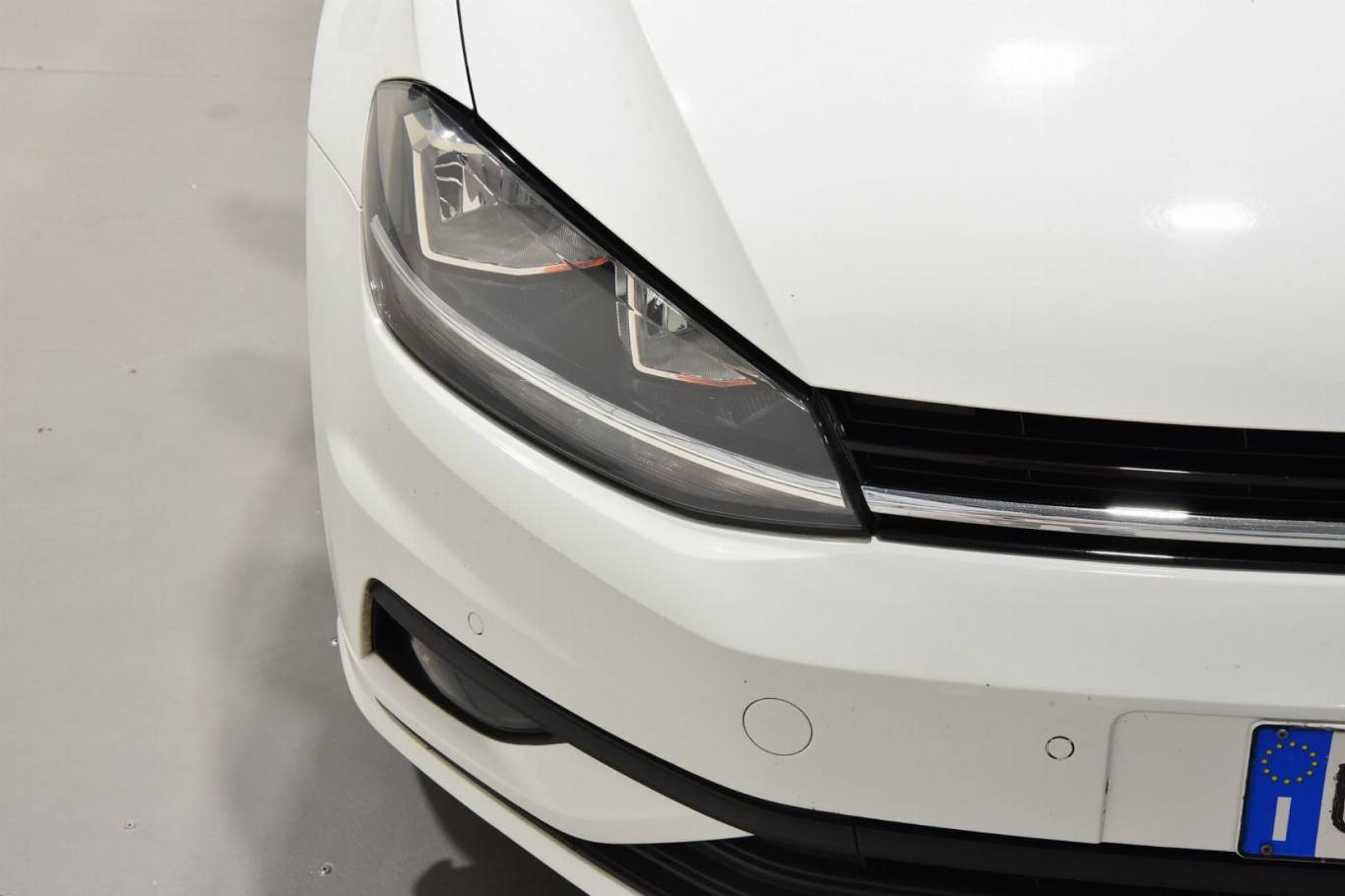VOLKSWAGEN Golf 17