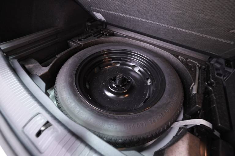 VOLKSWAGEN Tiguan 54