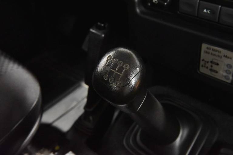 LAND ROVER Defender 37