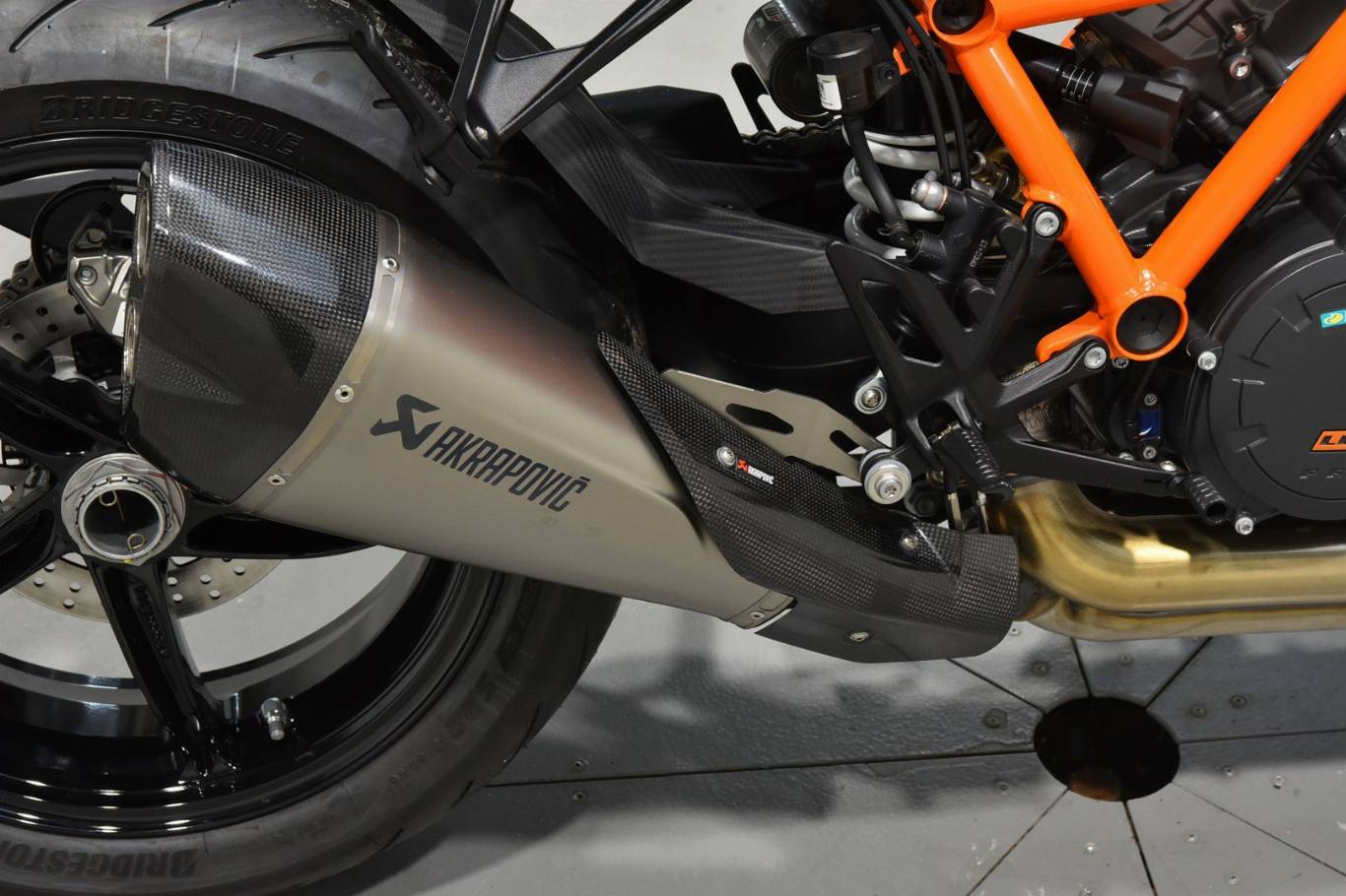 KTM 1290 Super Duke R 78