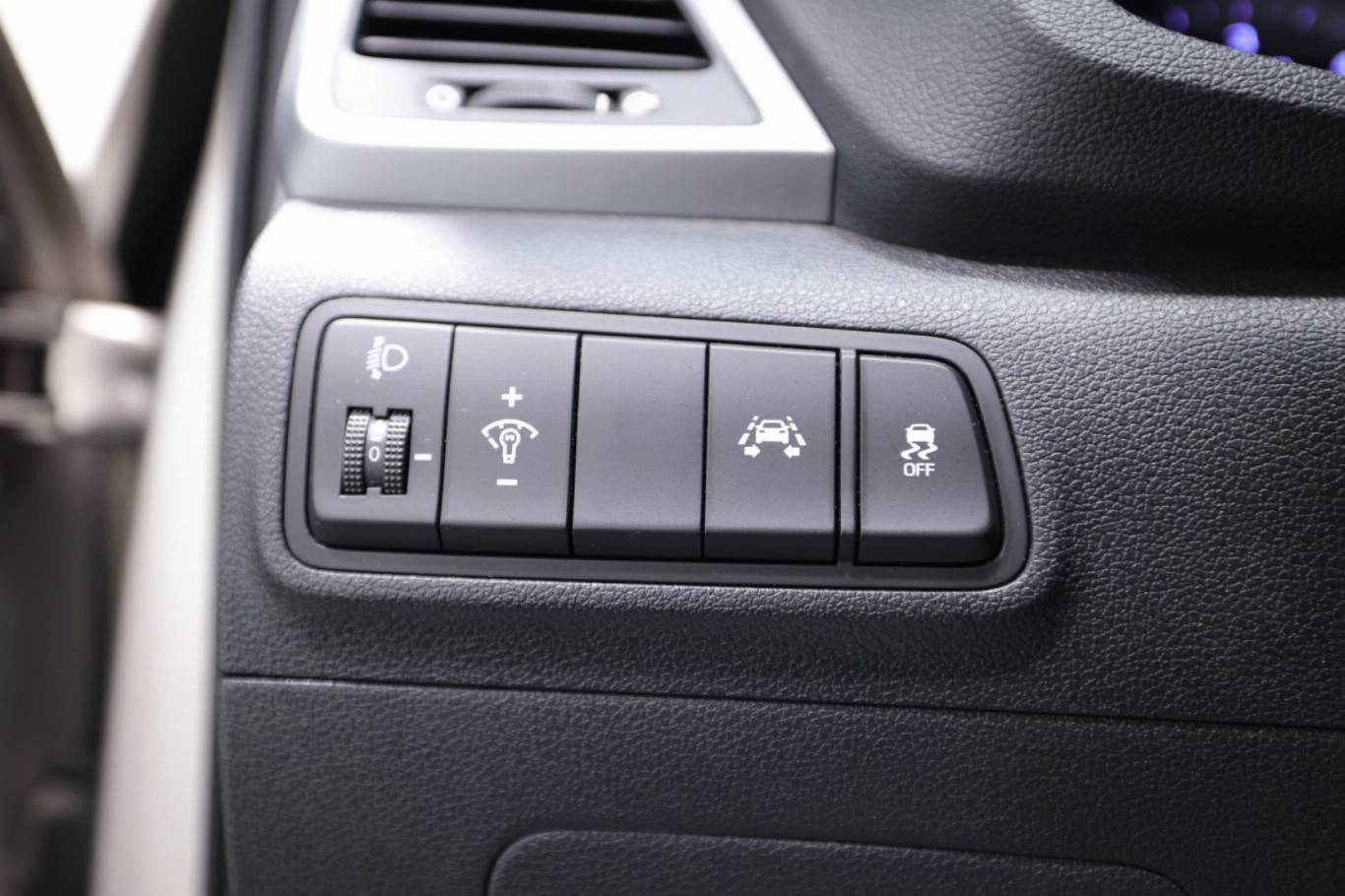 HYUNDAI Tucson 24