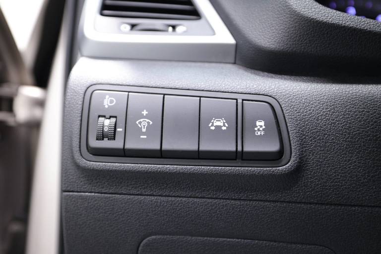 HYUNDAI Tucson 24