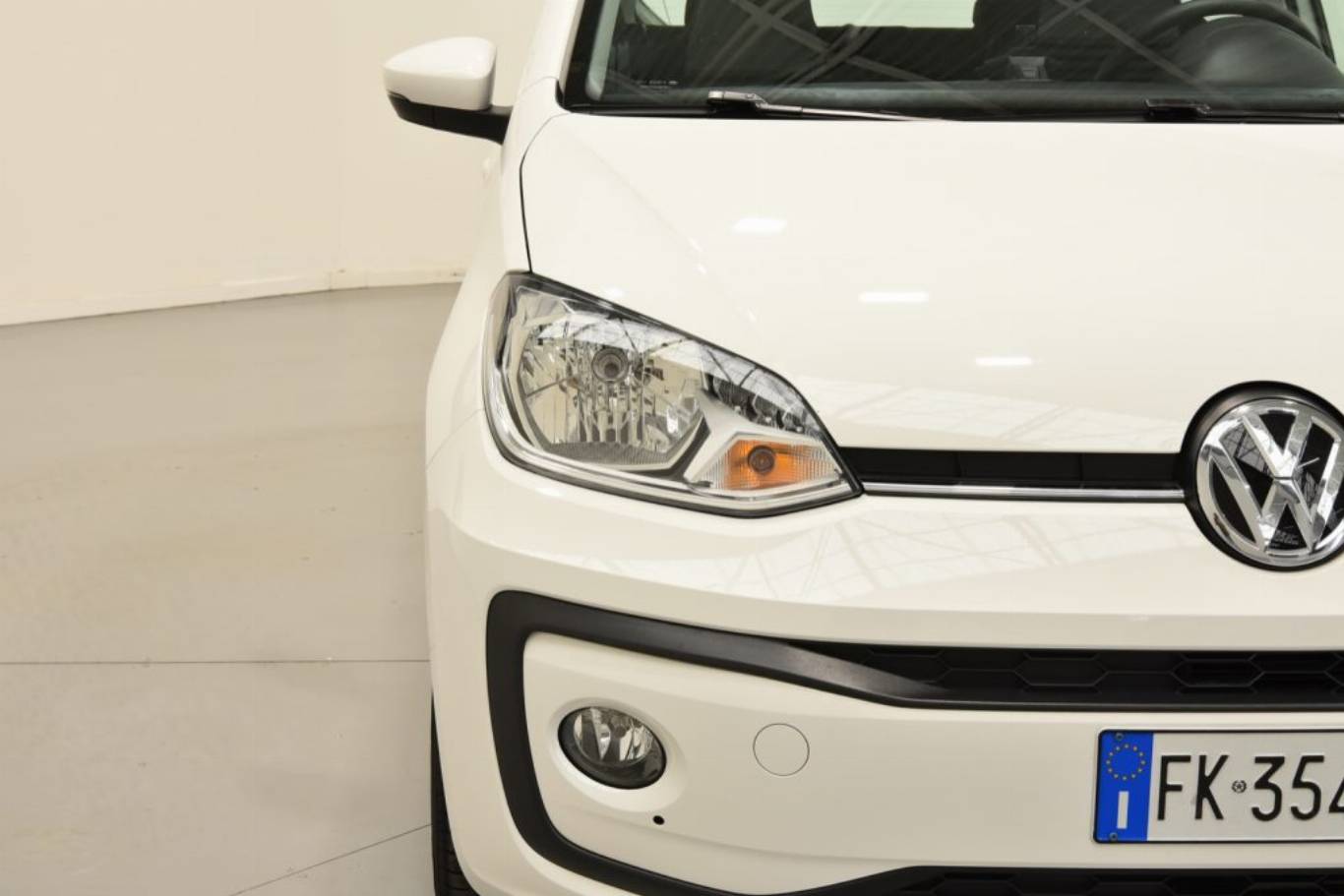 VOLKSWAGEN Up! 16
