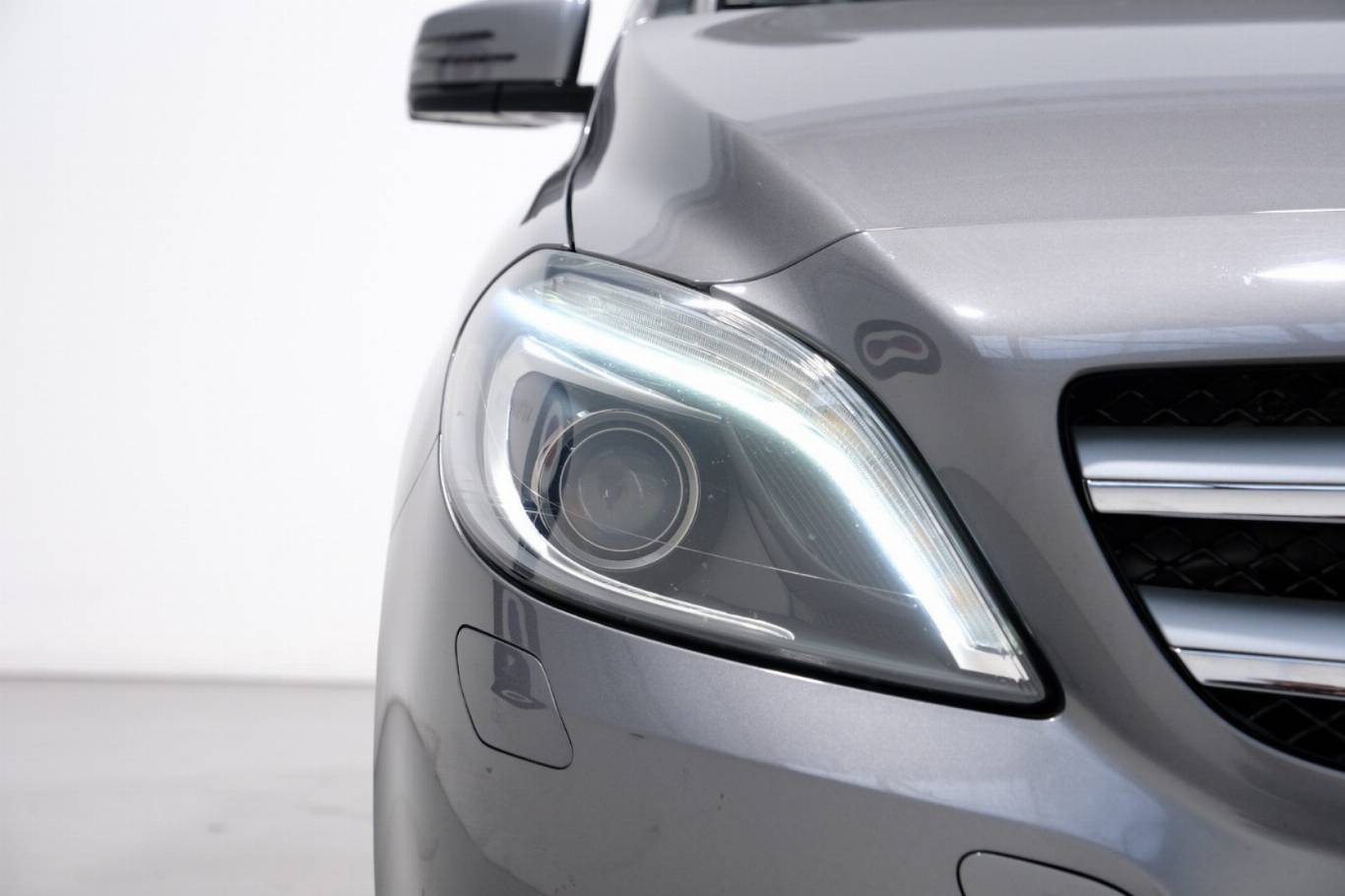 MERCEDES-BENZ B 200 16