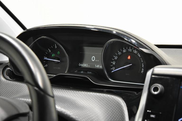 PEUGEOT 2008 14