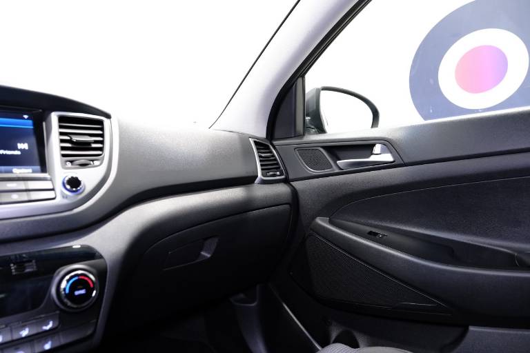 HYUNDAI Tucson 30