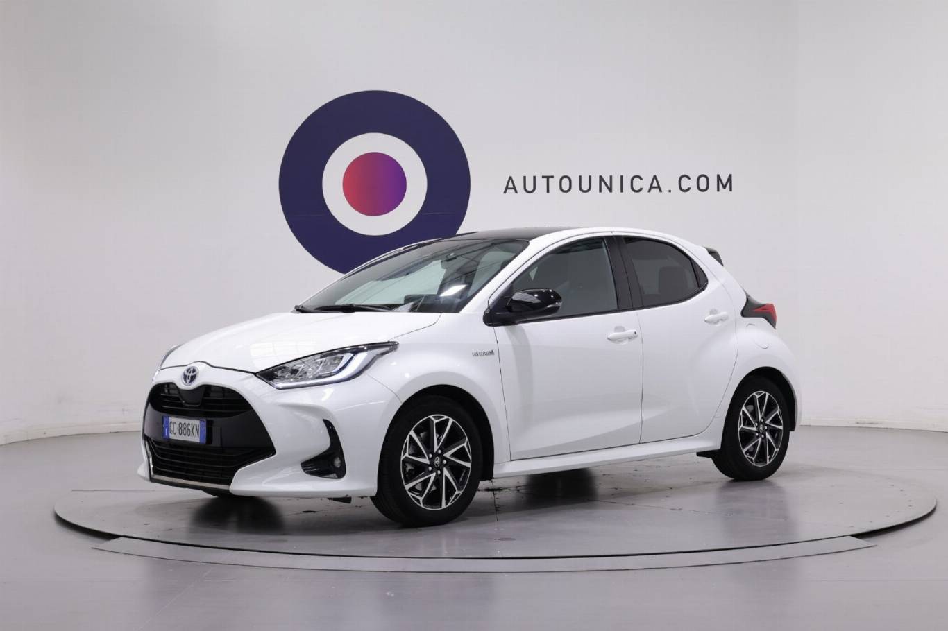 TOYOTA Yaris