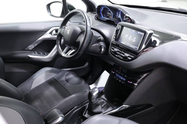 PEUGEOT 2008 41