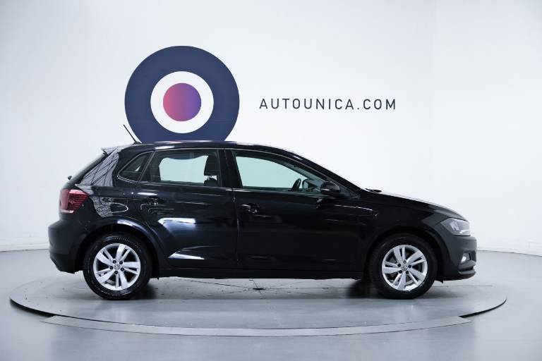VOLKSWAGEN Polo 4
