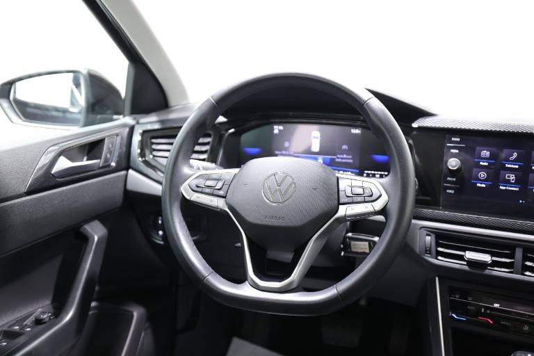VOLKSWAGEN Polo 38