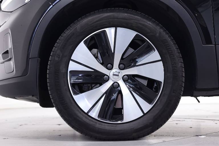 VOLVO XC40 13