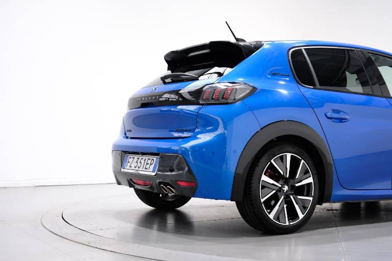 PEUGEOT 208 58
