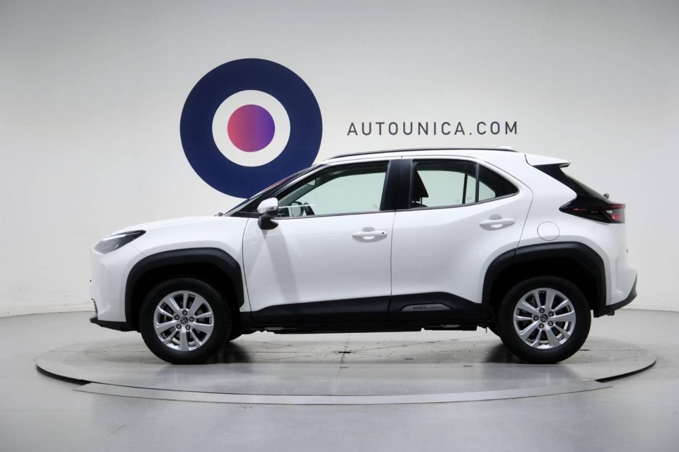 TOYOTA Yaris Cross 18