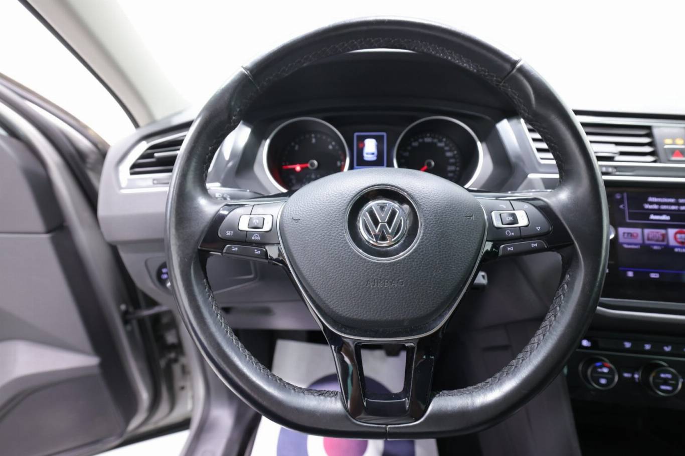 VOLKSWAGEN Tiguan 7