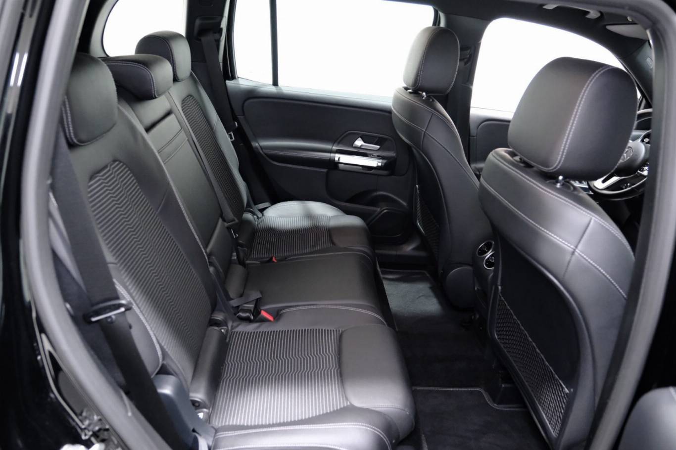 MERCEDES-BENZ GLB 200 61