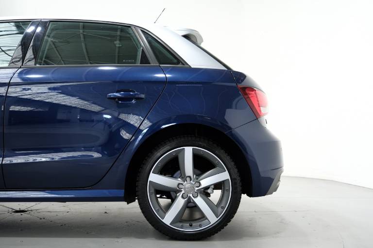 AUDI A1 41