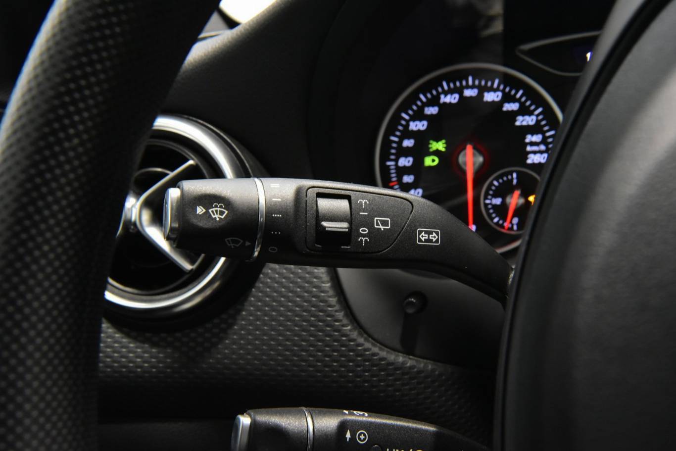 MERCEDES-BENZ A 160 24