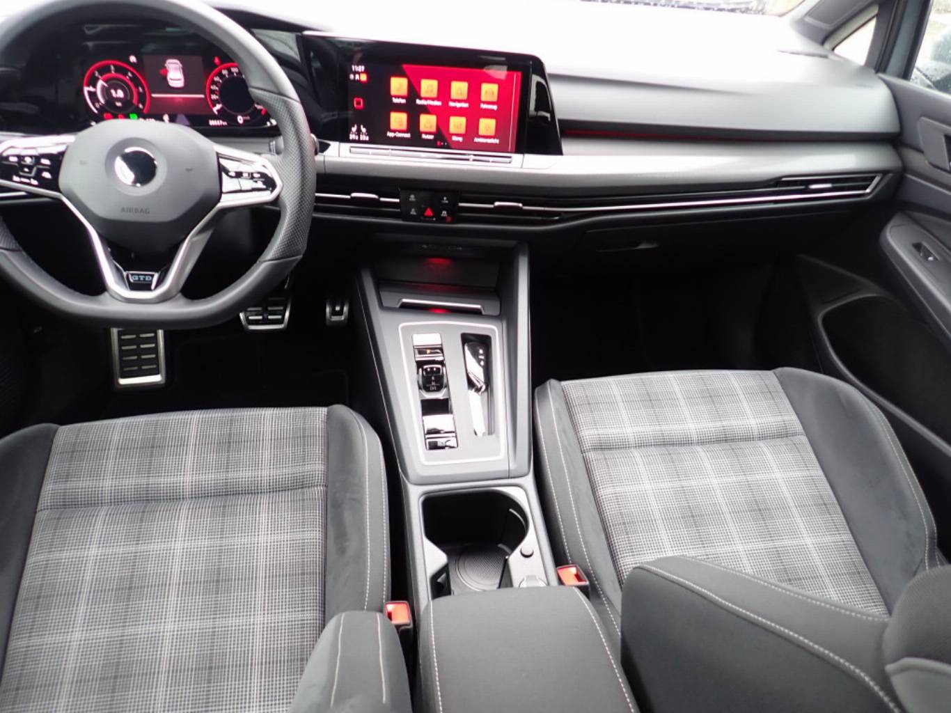 VOLKSWAGEN Golf 8ª serie 6