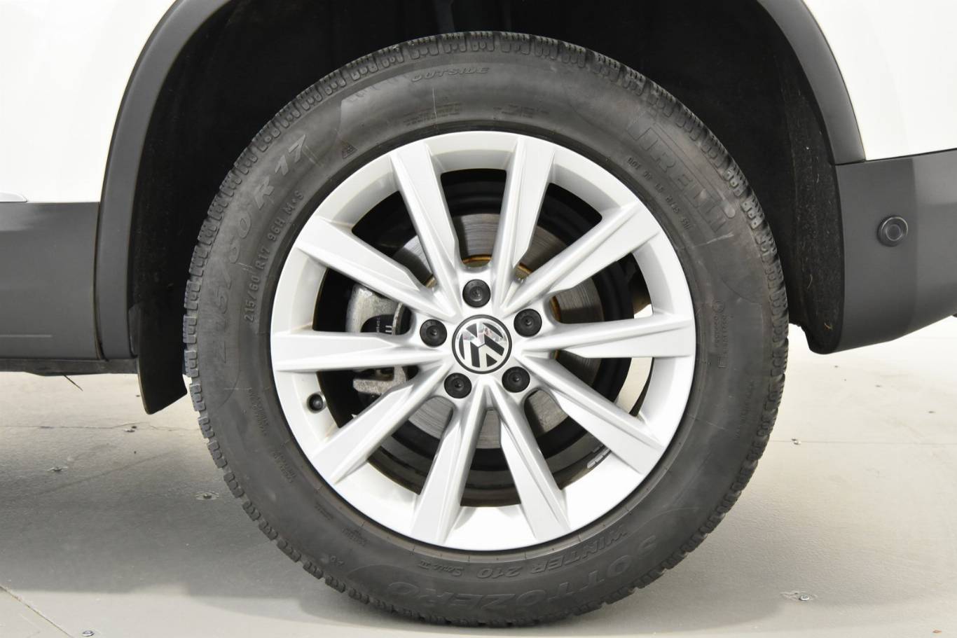 VOLKSWAGEN Tiguan 14