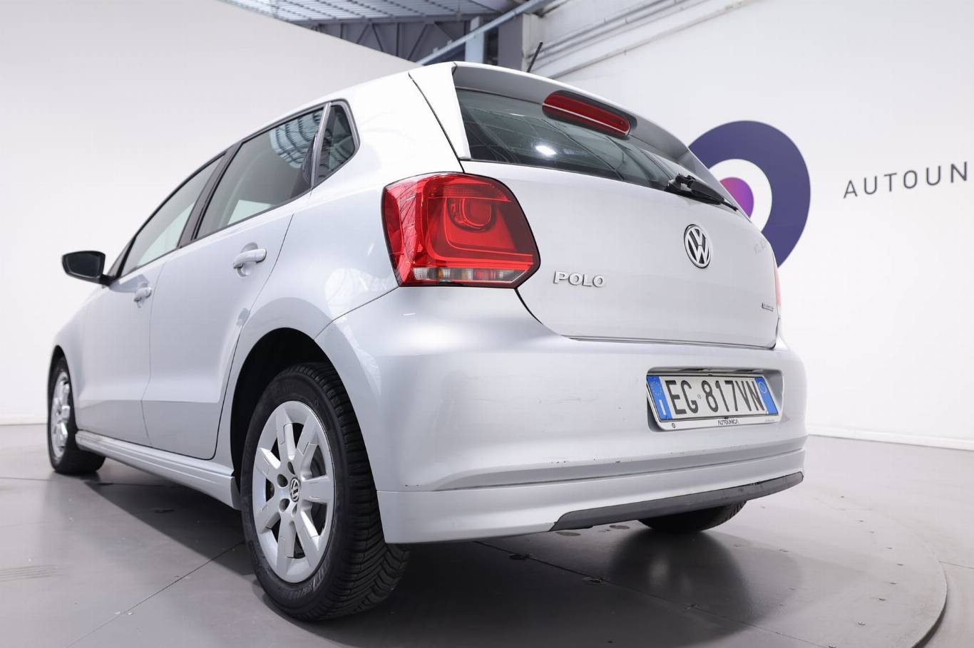 VOLKSWAGEN Polo 15
