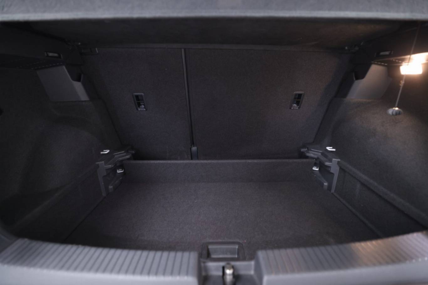 VOLKSWAGEN T-Cross 47