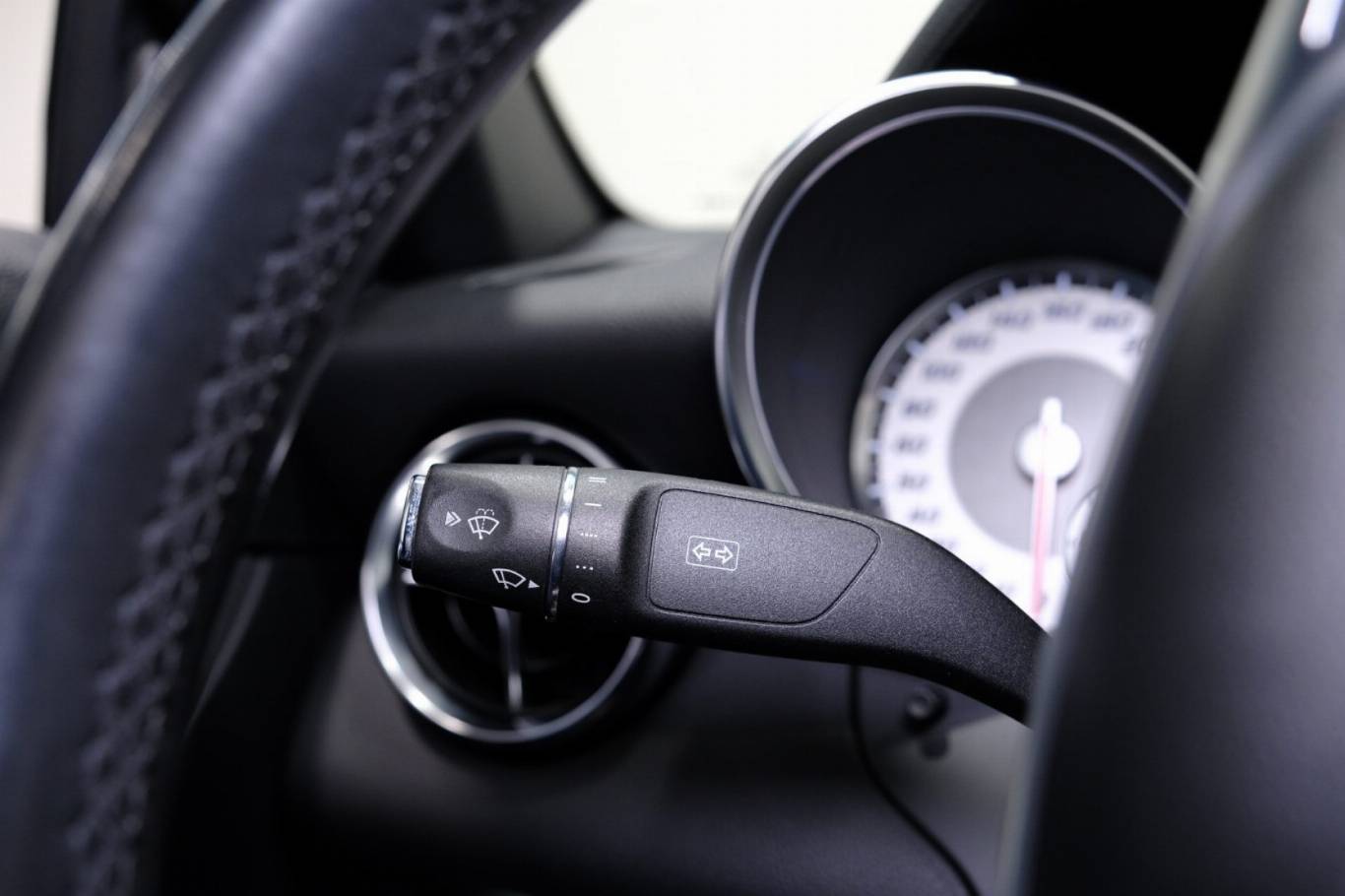 MERCEDES-BENZ SLK 200 23